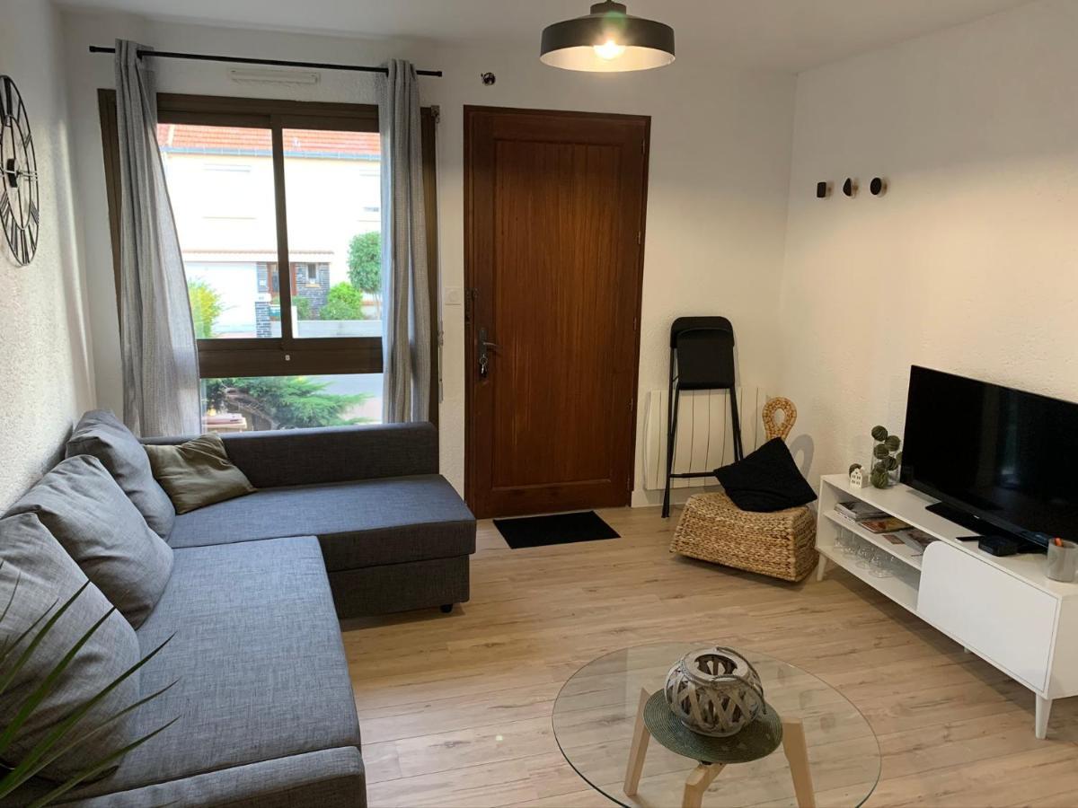 Logement rénové et moderne au Sacré Coeur Cholet Extérieur photo