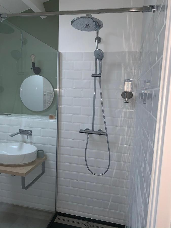 Logement rénové et moderne au Sacré Coeur Cholet Extérieur photo